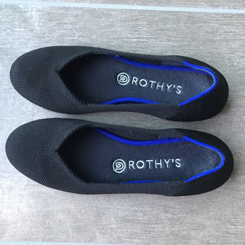 Rothy’s flats black